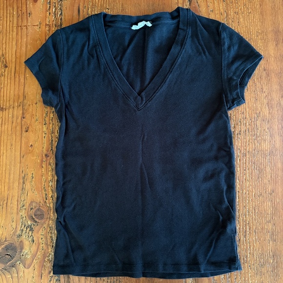 Splendid Faye Slim Fit Black V-Neck T-Shirt, Short Sleeve Size Small - Picture 3 of 8